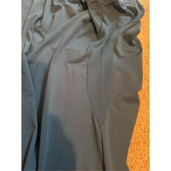 Gymshark women’s blue athletic top, mesh top size like medium - LIKE NEW - Picture 4 of 6